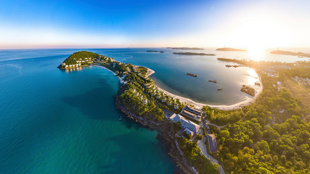 Lively Vietnam